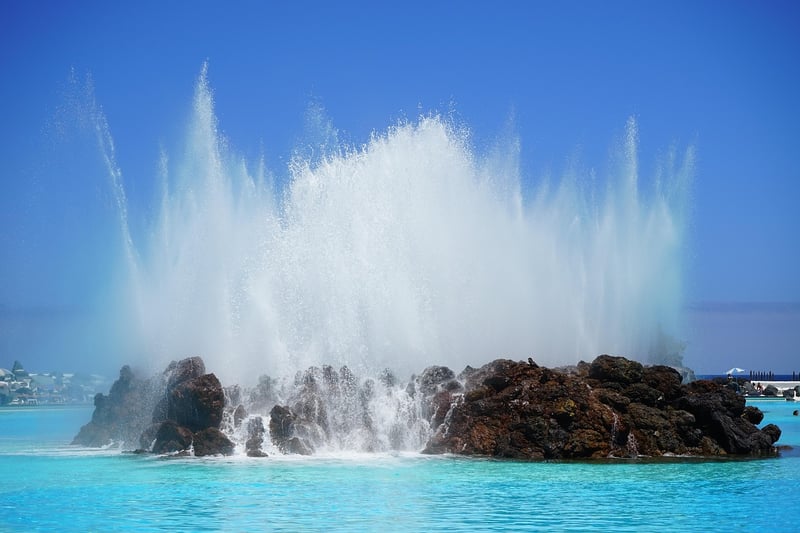 Camouflage piscine tubulaire : 7 astuces pour la rendre invisible