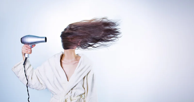 Le sèche-cheveux : la méthode de secours